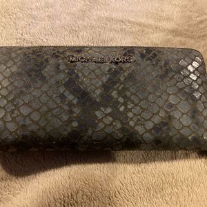 Michael Kor wallet